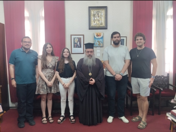 Φοιτητές της Φιλοσοφικής Αθηνών στον Μητροπολίτη